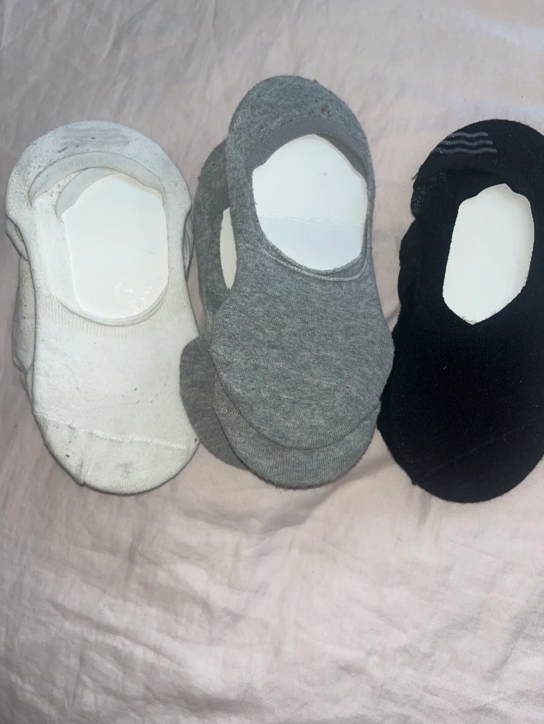 Assorted women’s summer no-show socks image indicator(2)