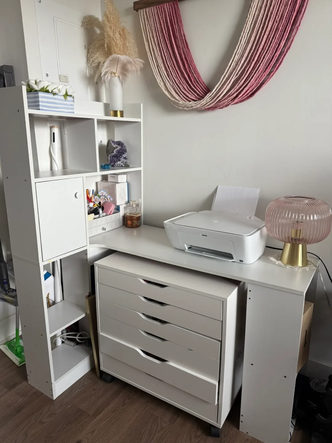 White Corner Desk with Storage Shelves and Drawers image indicator(4)