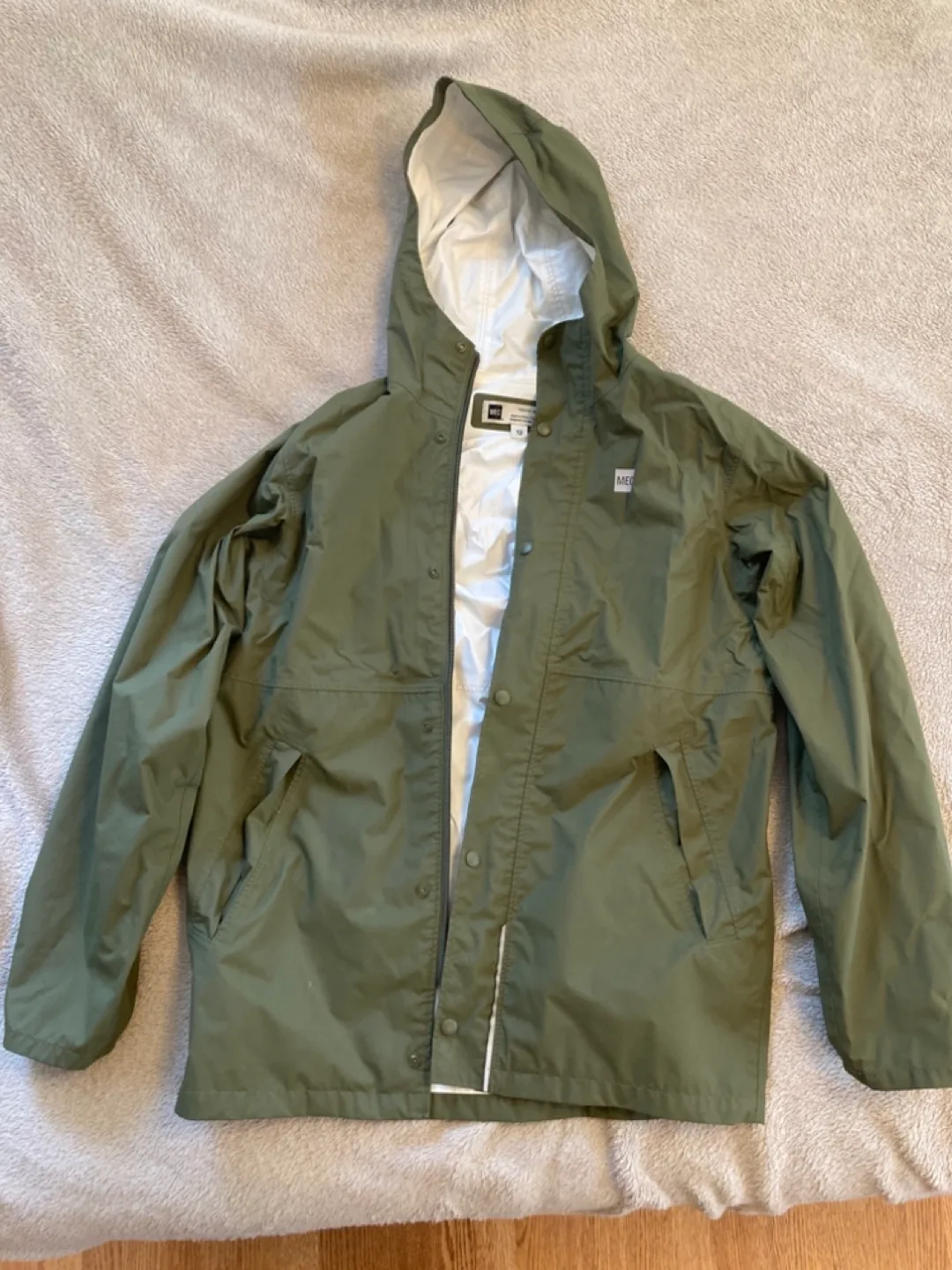 MEC Youth Size 12 Green Rain Jacket thumbnail