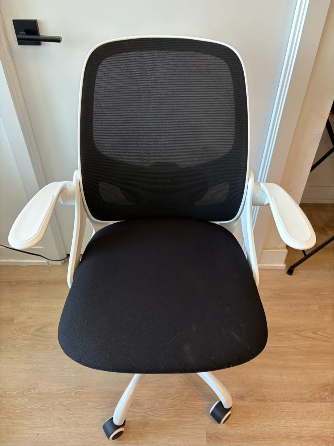 White and Black Mesh Office Chair thumbnail