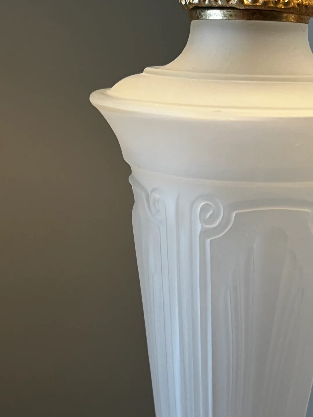 Vintage Table Lamp with Fringed Shade image indicator(4)