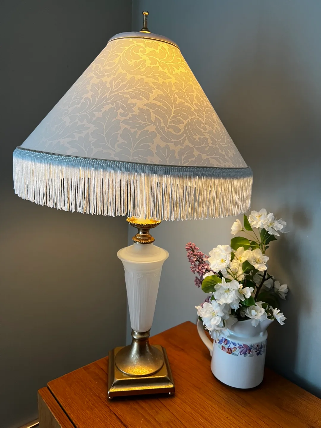 Vintage Table Lamp with Fringed Shade image indicator(3)