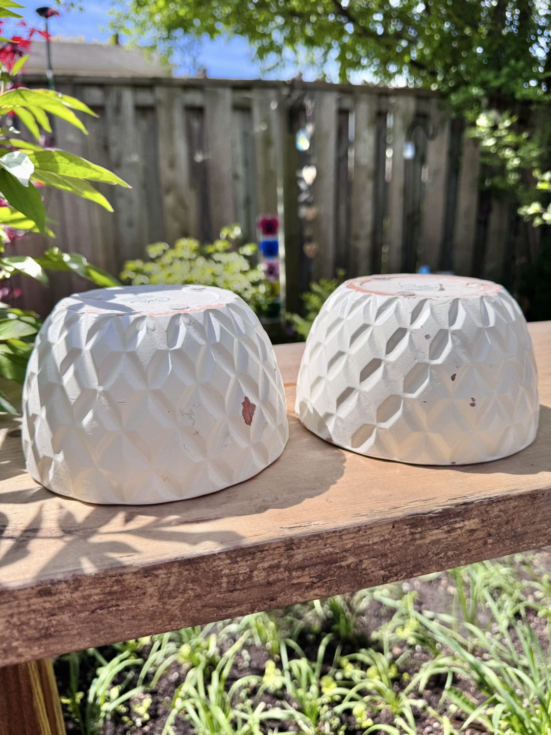 Flower Pot - White,Needs Repaint - photo 2