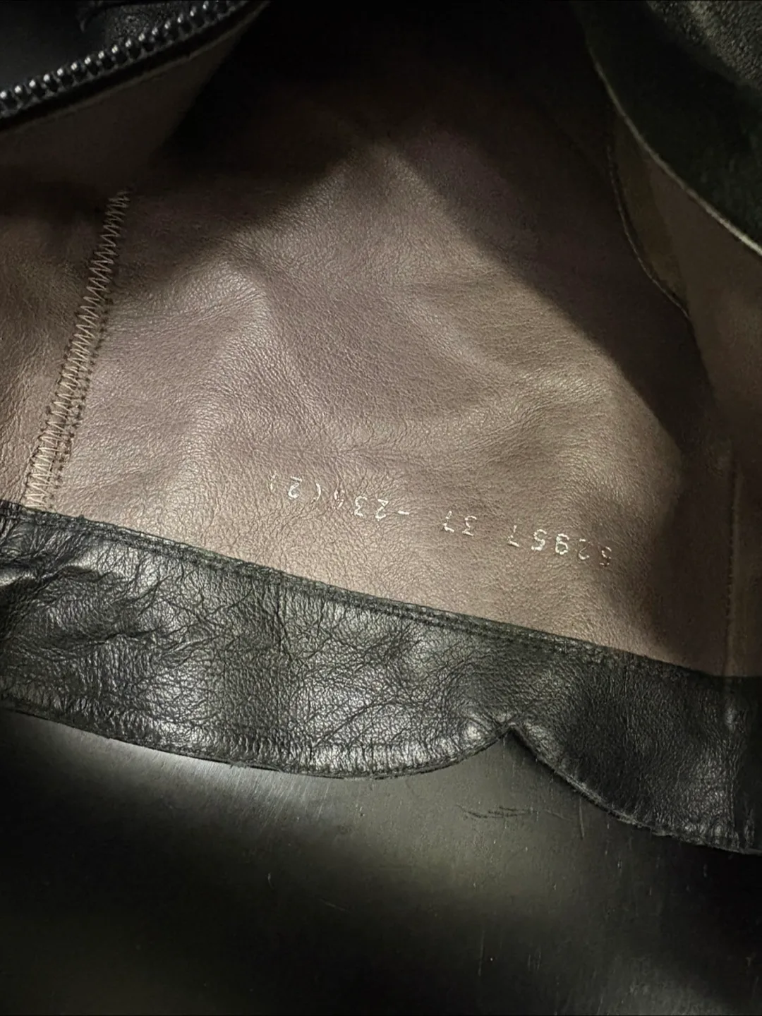 Le Saunda Black Leather Ankle Boots - Size 7.5 image indicator(4)