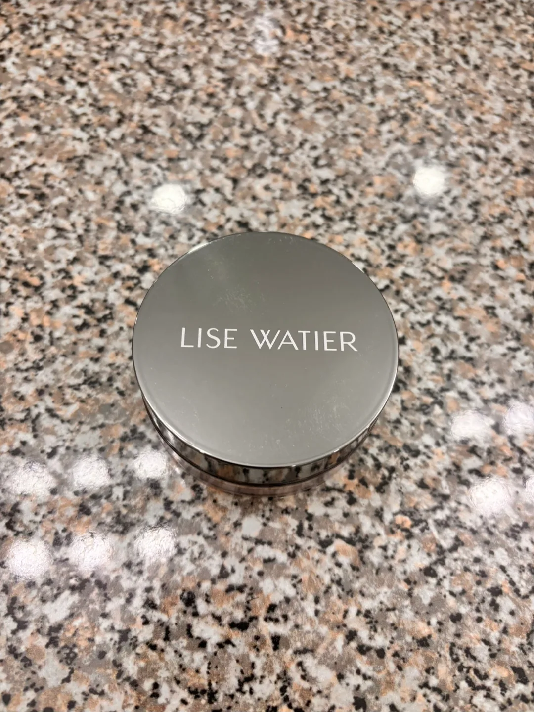 Lise Watier Teint Velours Hydrating Loose Perfecting Powder image indicator(3)