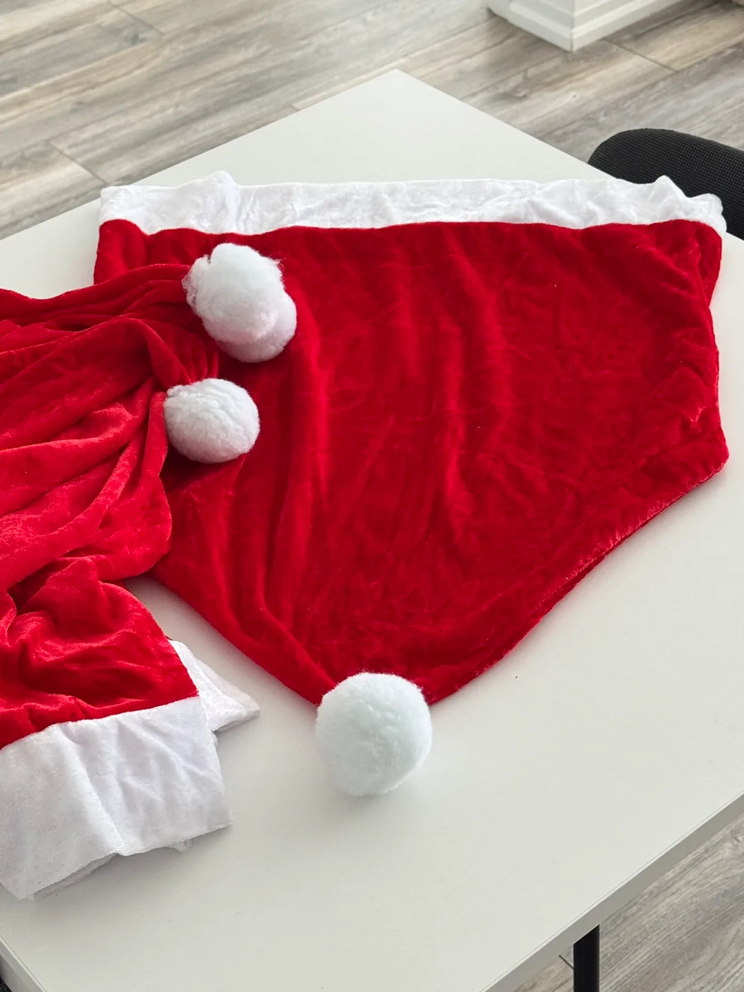Santa Claus Hat big size - 4 pieces thumbnail