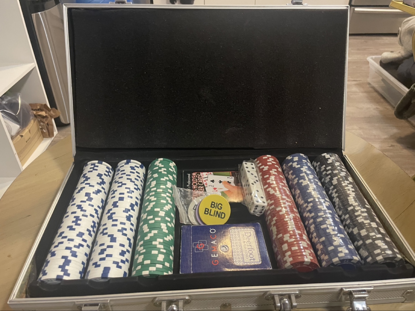 Poker Set in Aluminum Case