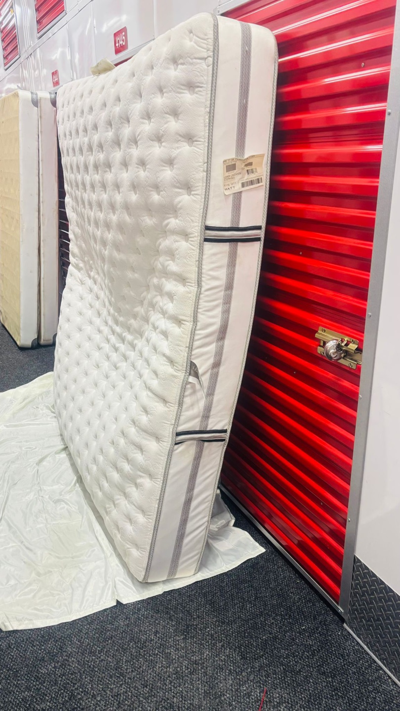 King size Beautyrest Brand Mattress - photo 5