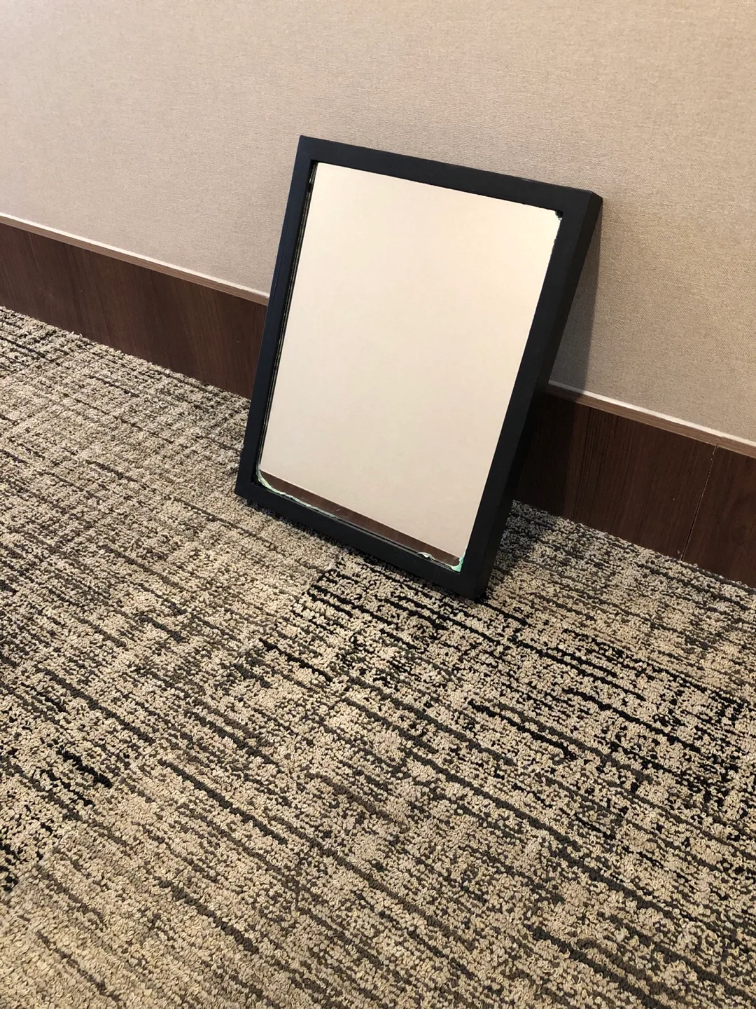 Black framed wall mirror 39*31cm image indicator(2)