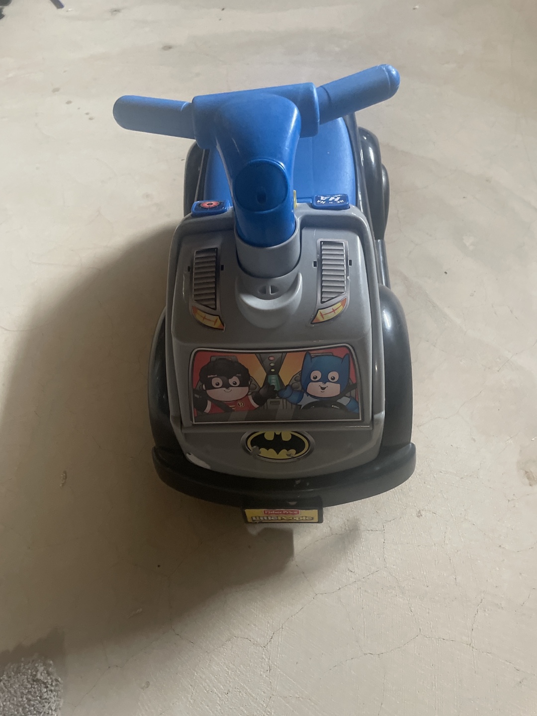 Batman Batmobile Ride-On Toy - photo 2