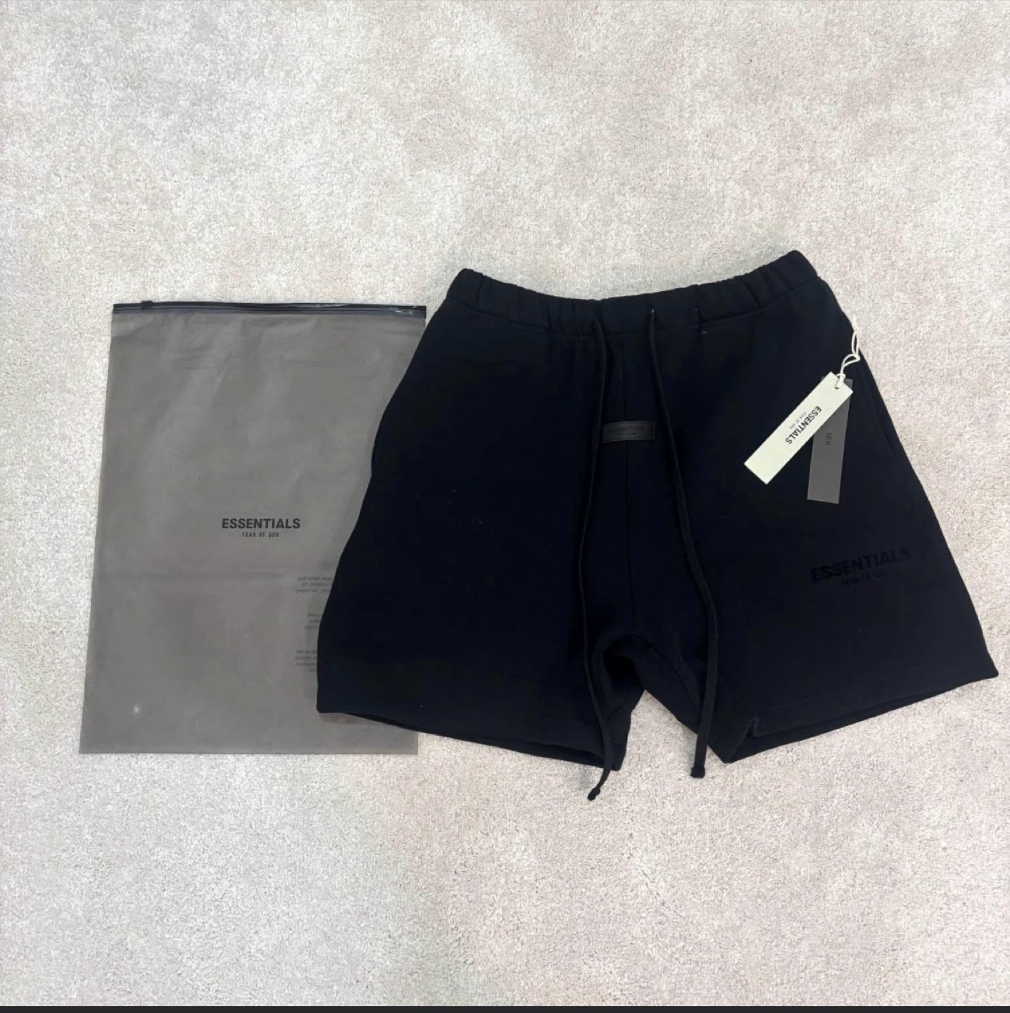 Black Essentials shorts