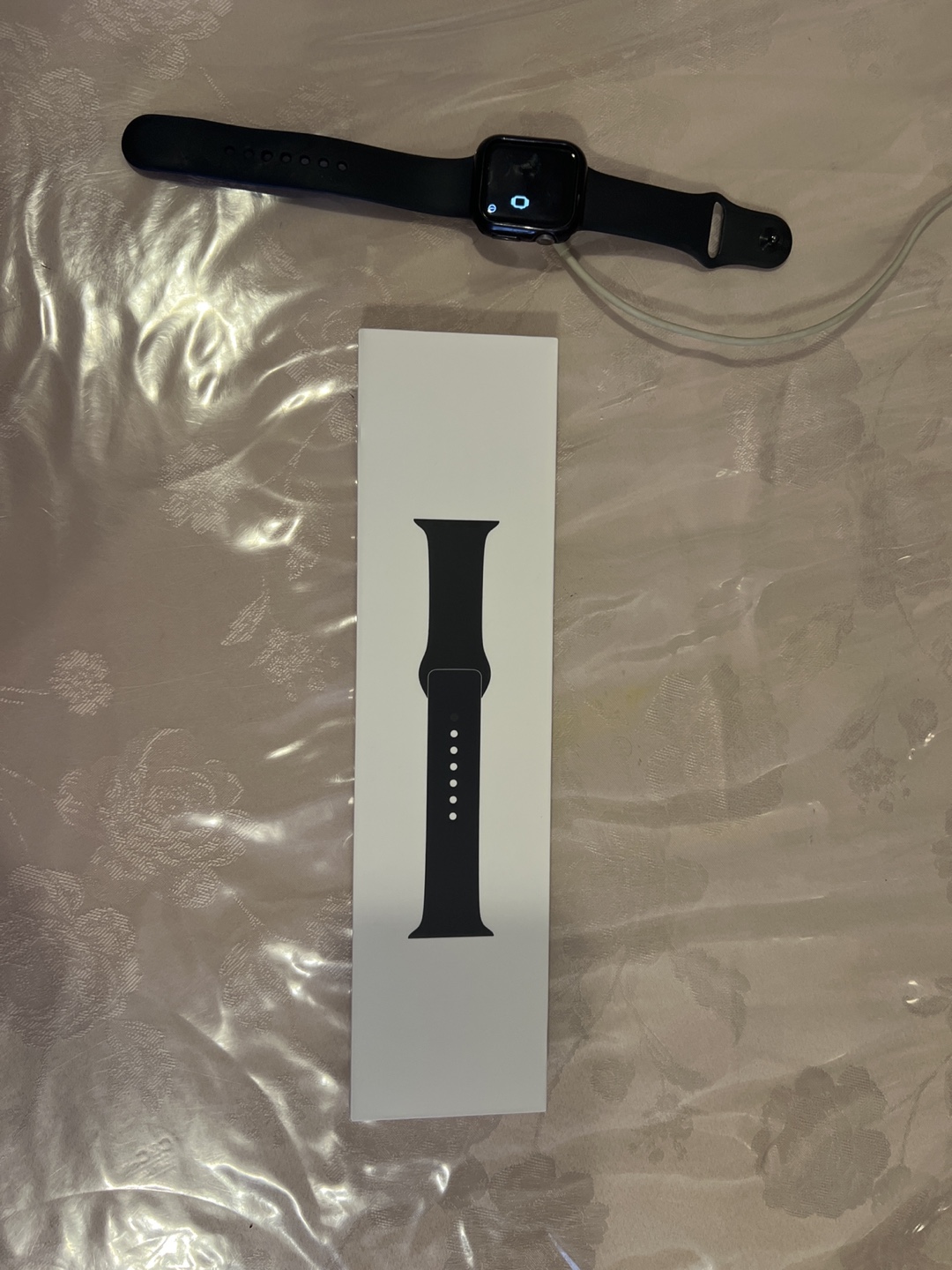 Apple Watch Series 4 - Black Sport Band - photo 4