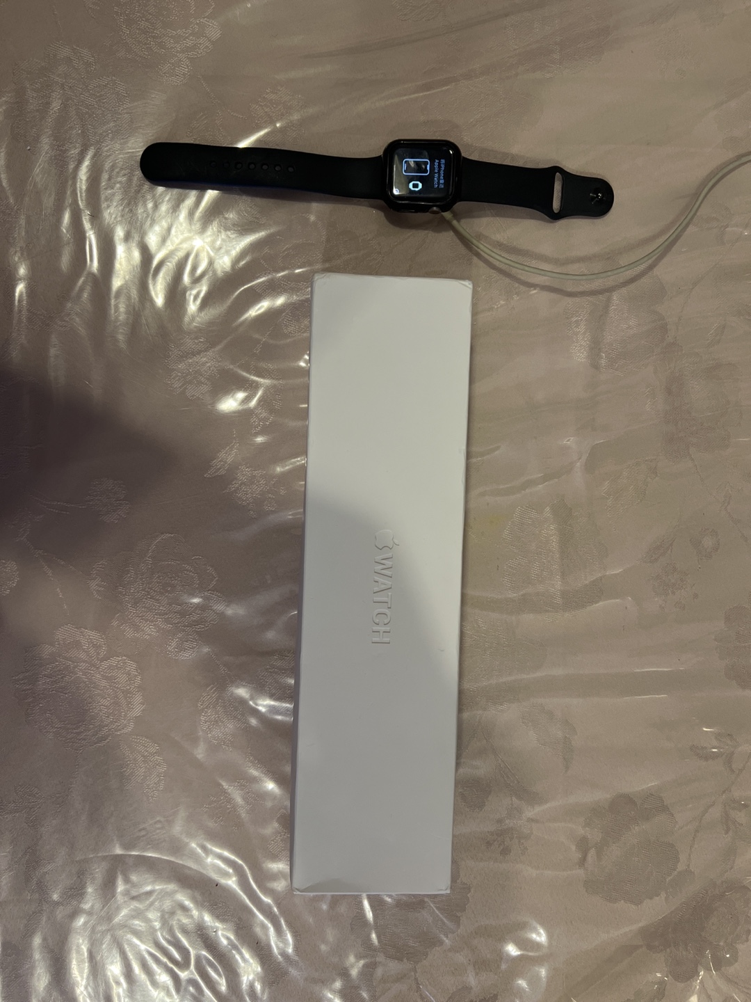 Apple Watch Series 4 - Black Sport Band - photo 3