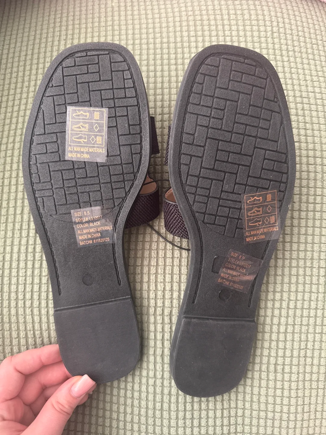 Brand New FashionNova H-Style Slides 8.5 image indicator(2)