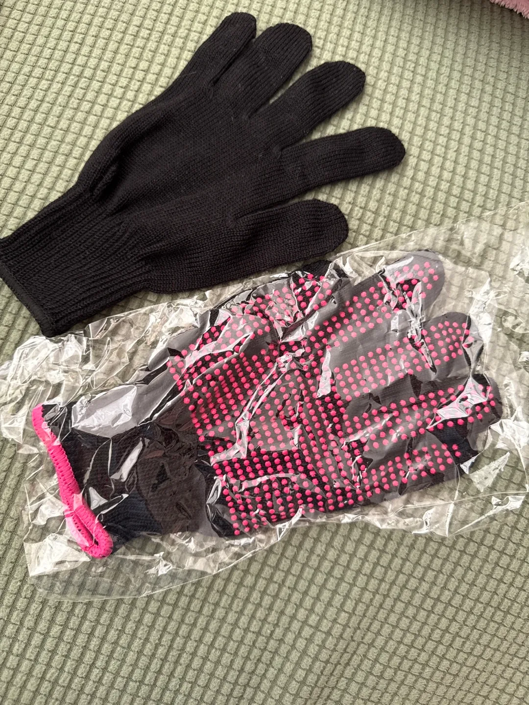 Heat Protection Gloves (Both) thumbnail