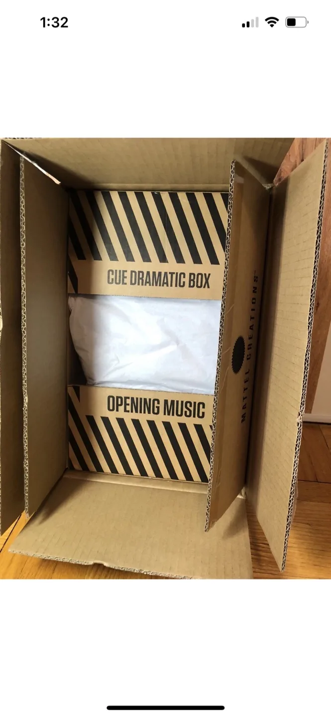 Monster High Frankie Stein Haute Couture Runway Collector’s Doll image indicator(5)