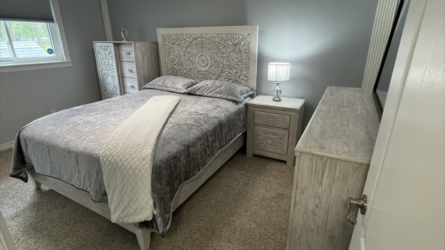 Ashley Queen Bedroom Set must go Asap before June 28!!
