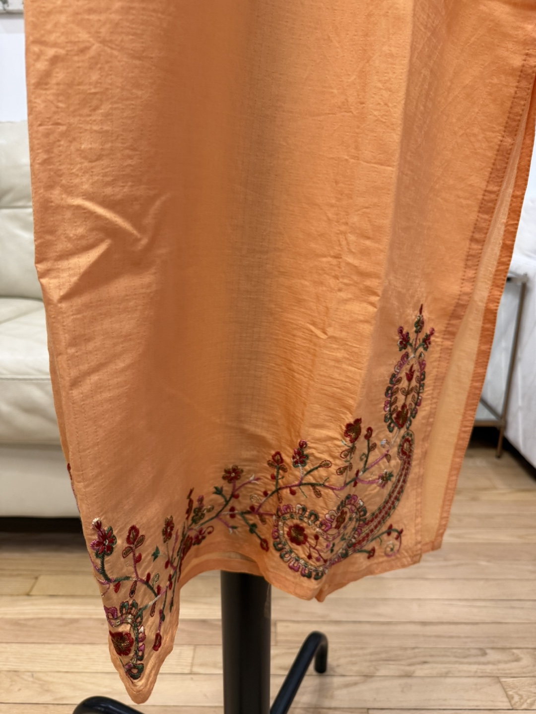 Peach embroidered Kurti, Size L - photo 5