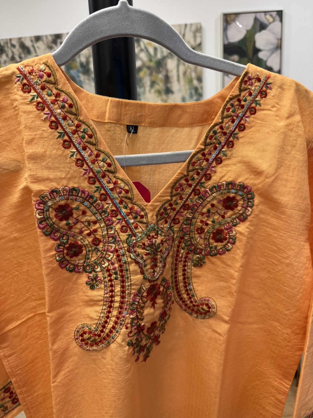 Peach embroidered Kurti, Size L - photo 2