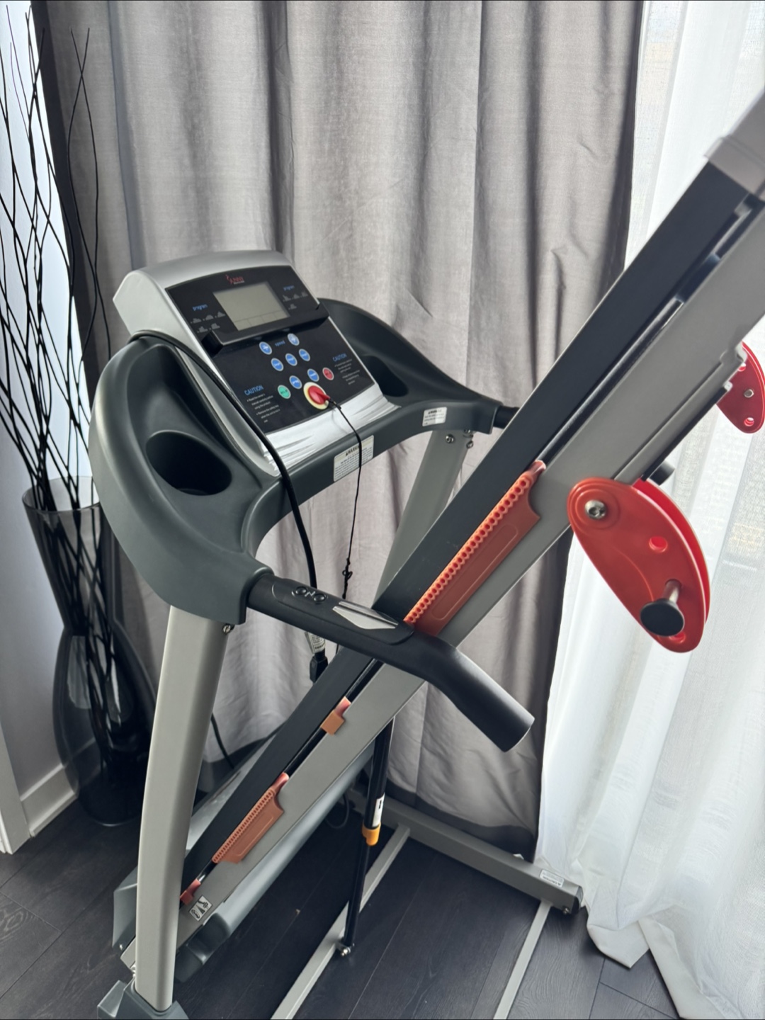 Treadmill - Excellent Condition - photo 3