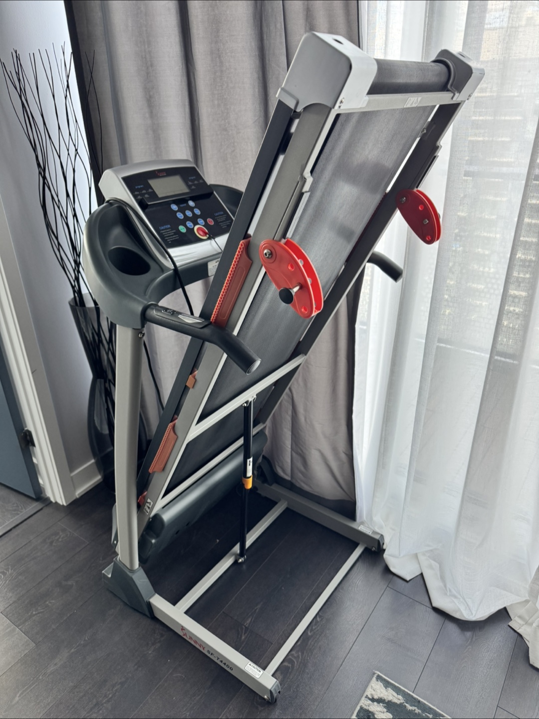 Treadmill - Excellent Condition - photo 2