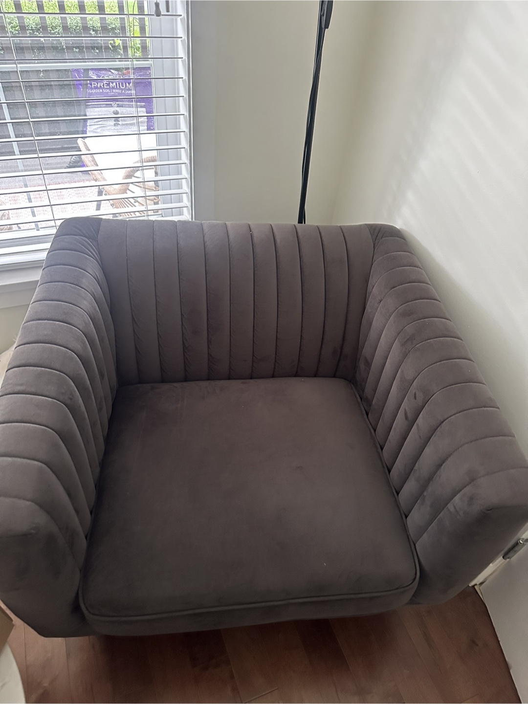 Dark Grey Velvet Channel-Tufting Accent Chair - photo 3