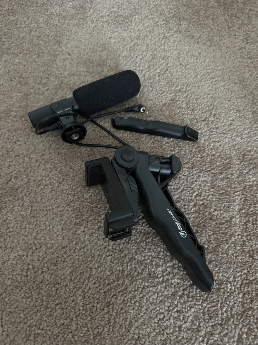 Digipower Microphone with Clamp Mount