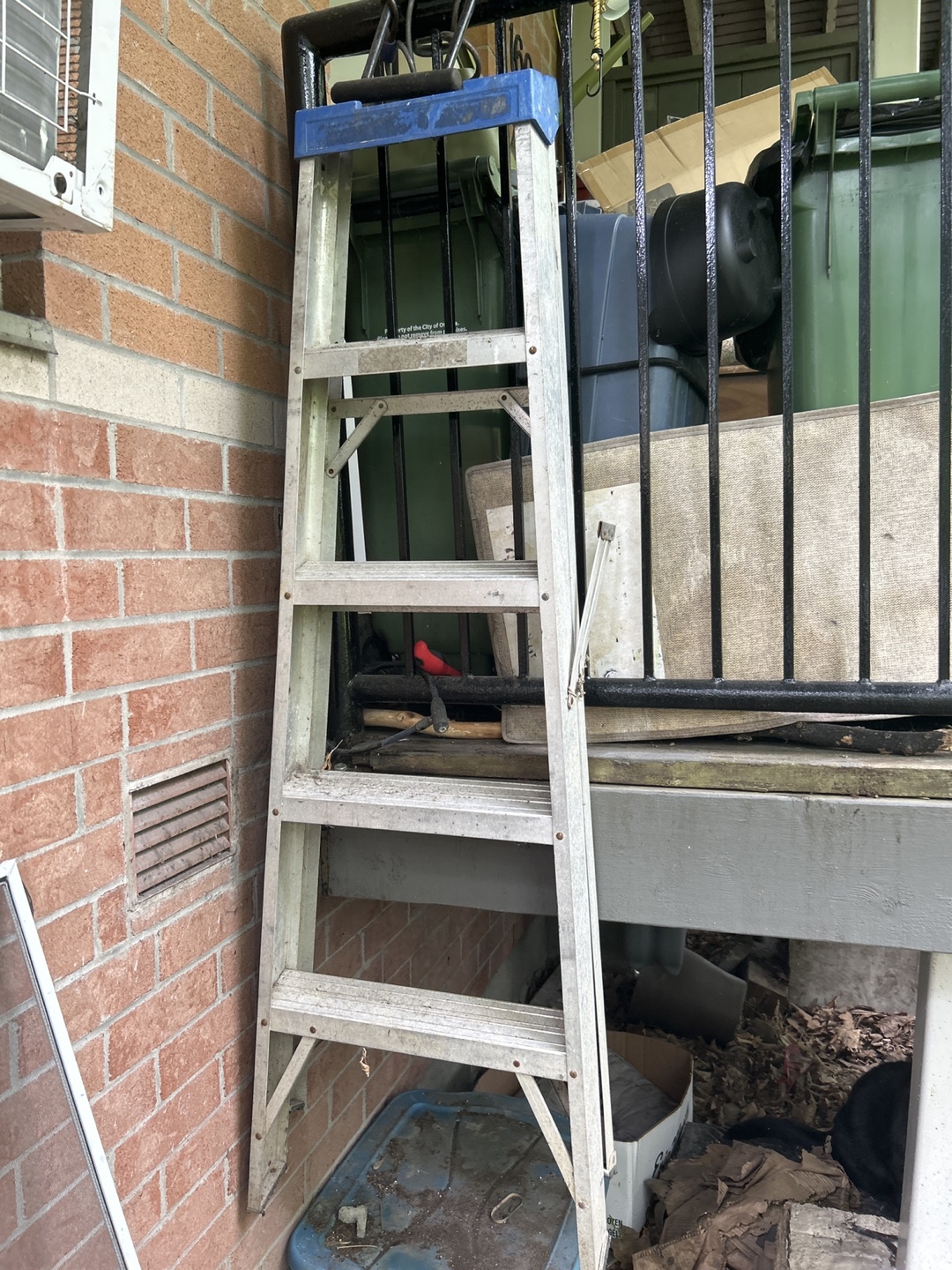 Aluminum Step Ladder