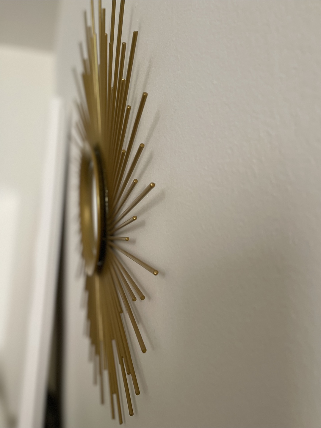 Gold metal Sunburst Mirror Wall Decor - photo 4