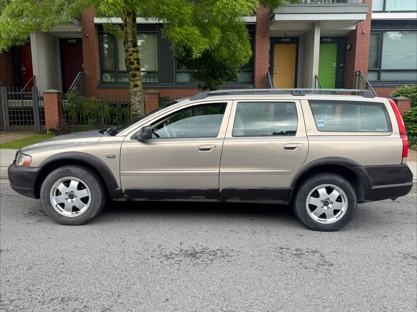 2005 Volvo XC70 thumbnail