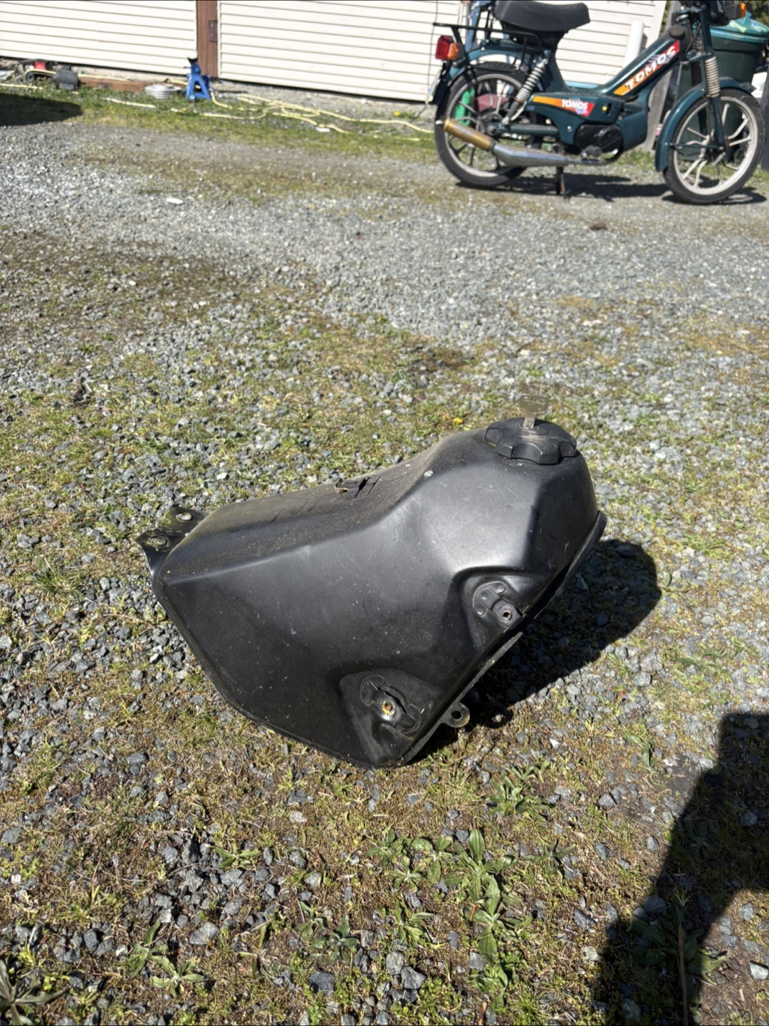 Suzuki DRZ 400S fuel tank