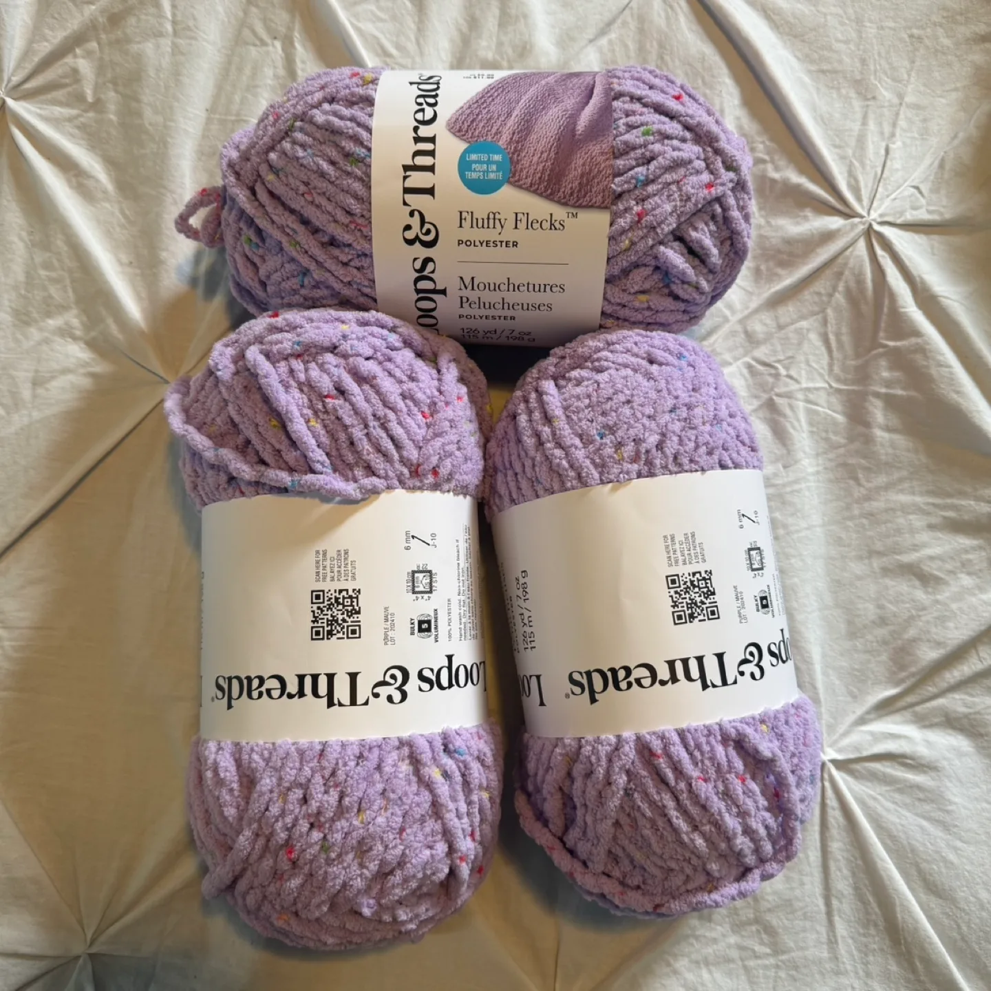 Loops & Threads Fluffy Flecks Yarn thumbnail