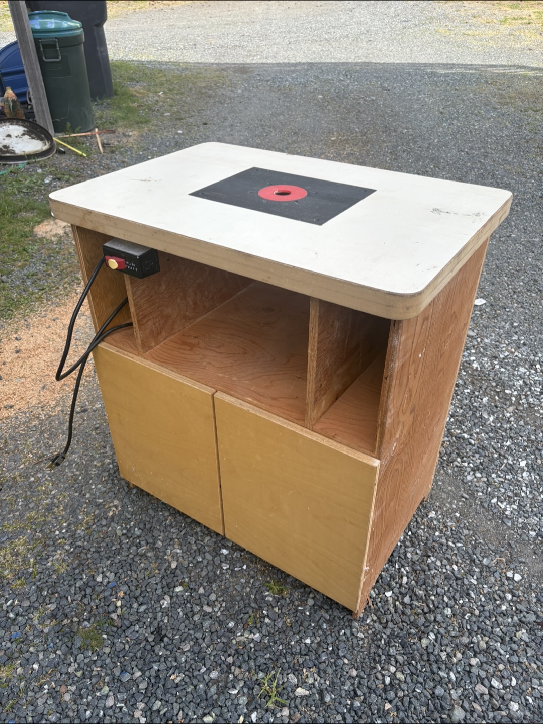 Router Table with Cabinet
