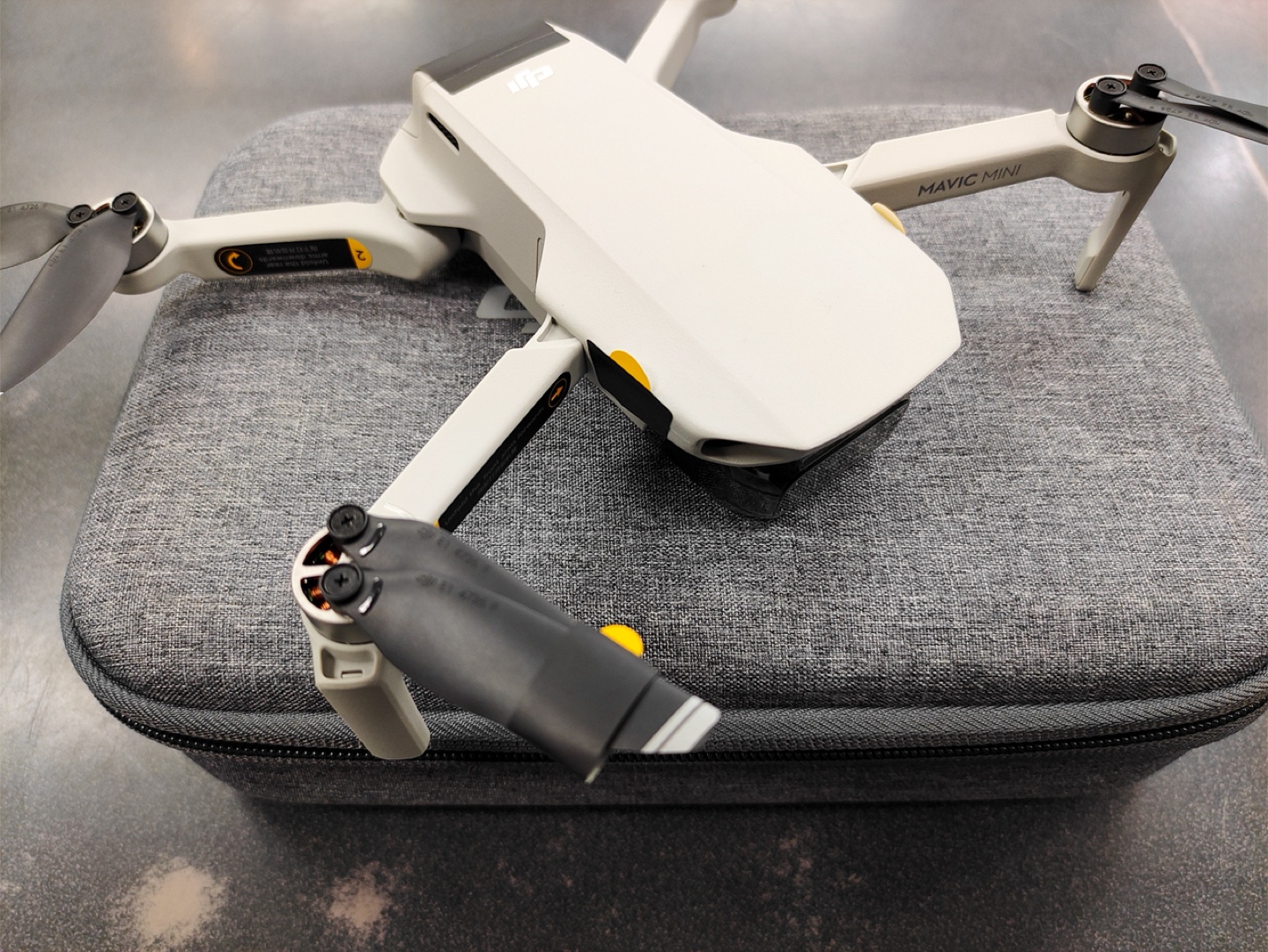 DJI Mavic Mini Drone (1st Gen) w/ Case and Accessories - photo 3