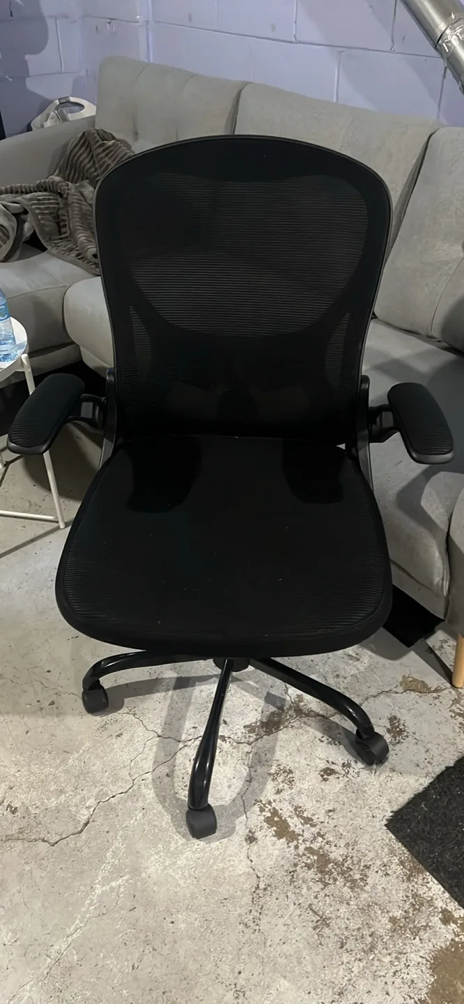 Black Mesh Office Chair thumbnail