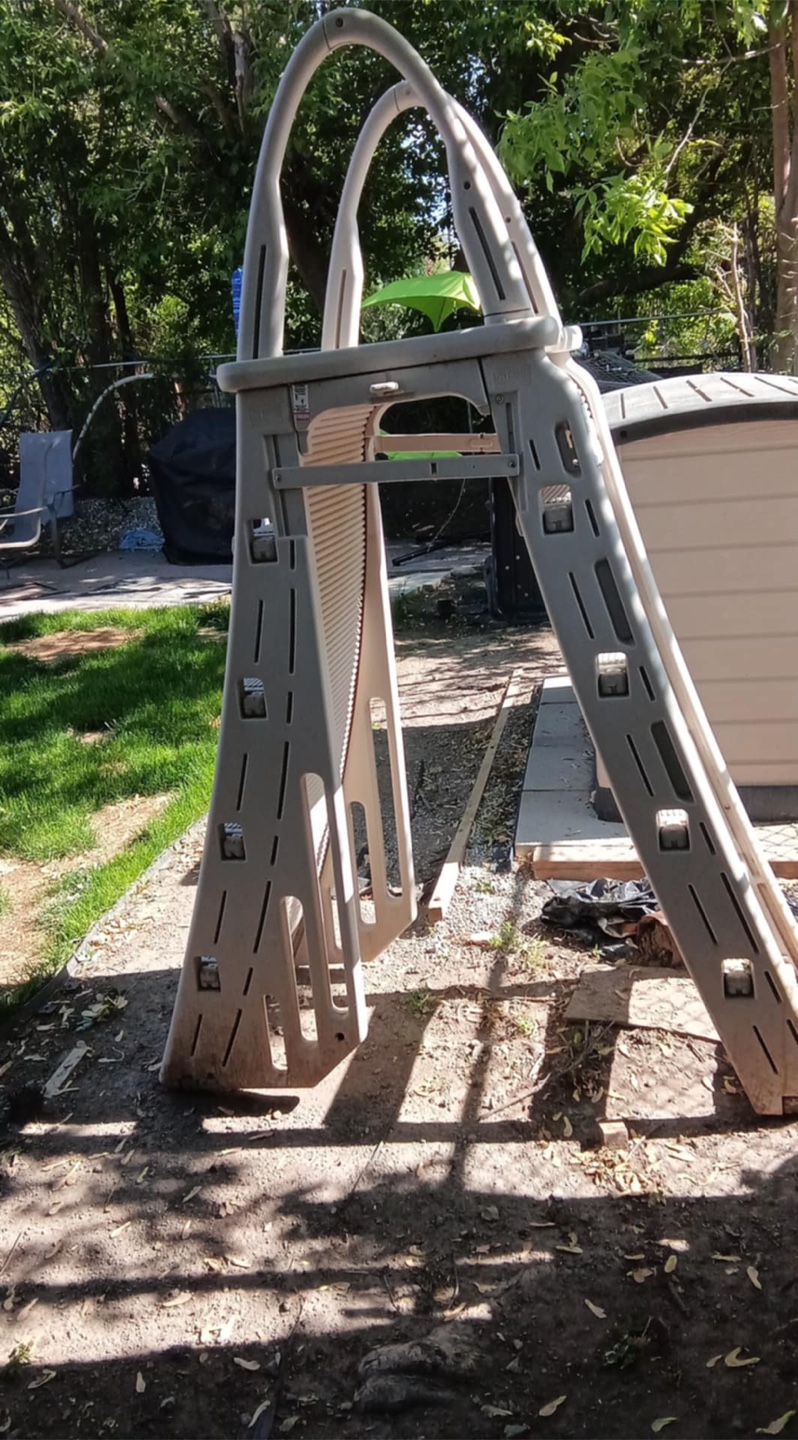Above-ground pool ladder