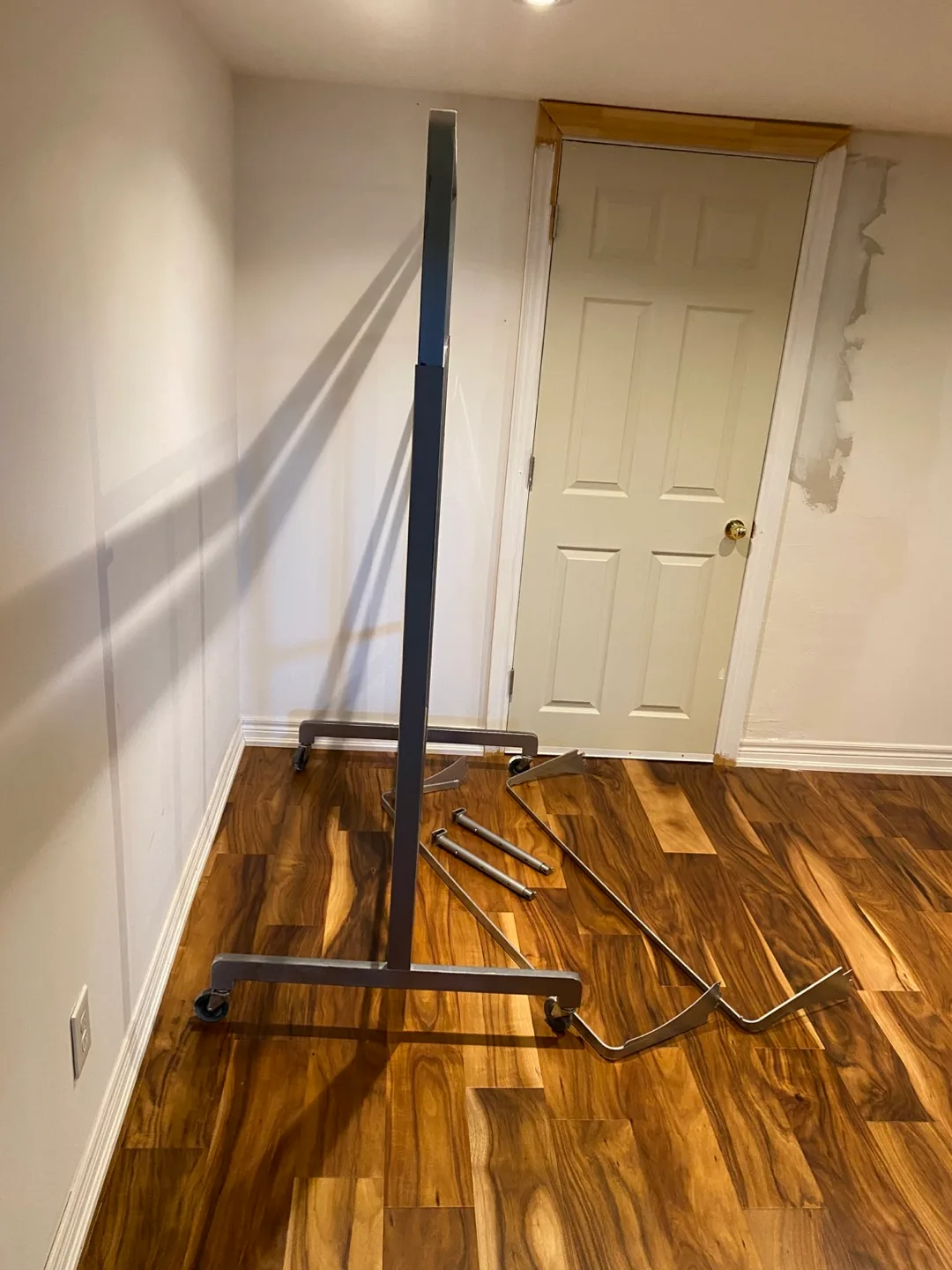 Heavy-duty garment rack on wheels image indicator(3)