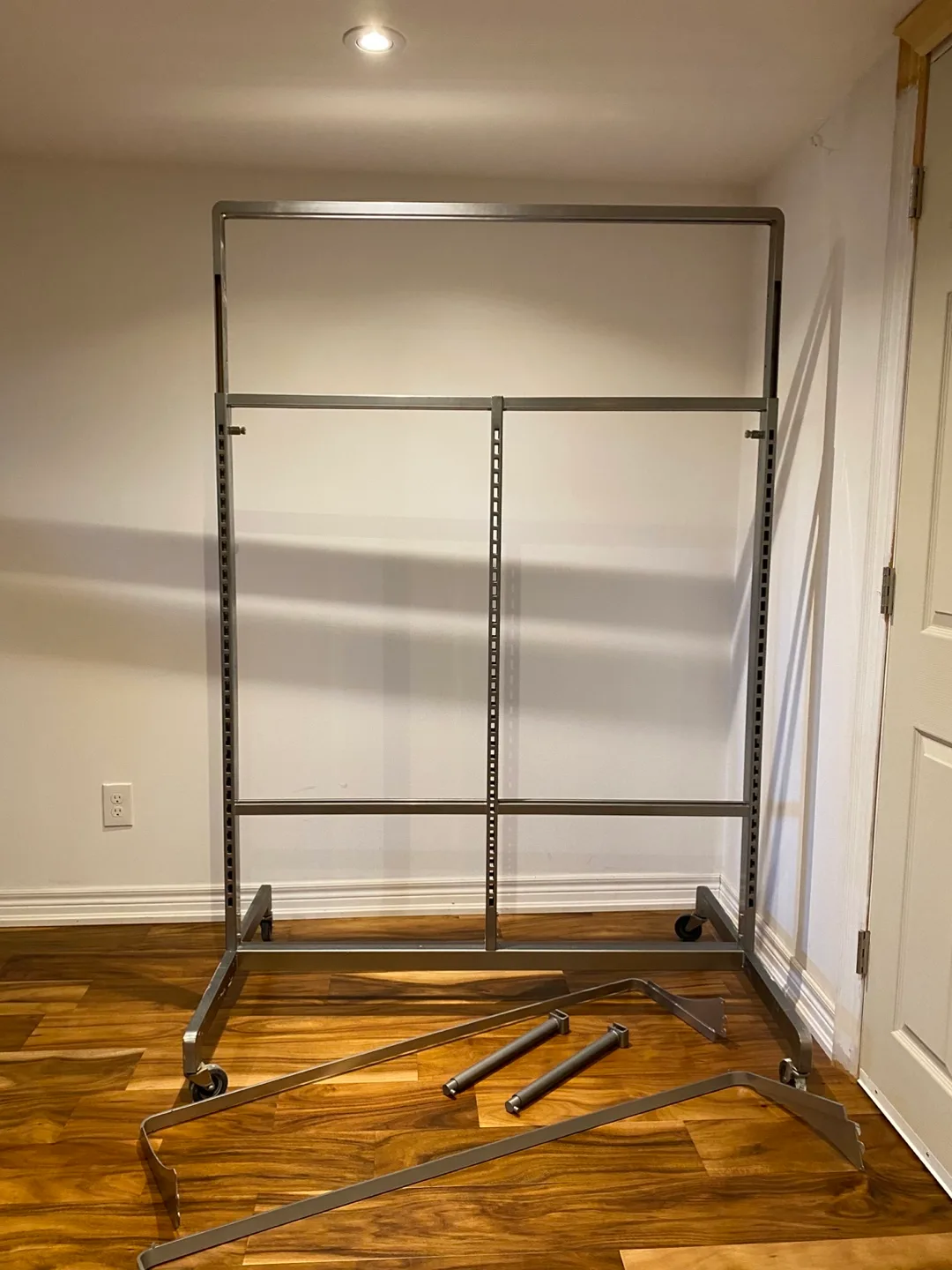 Heavy-duty garment rack on wheels image indicator(4)