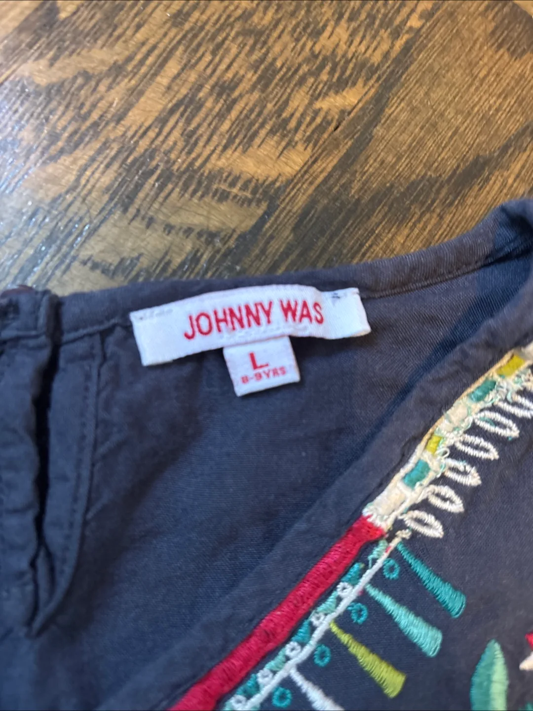 Girl’s Embroidered sleeve top, 8-9YO image indicator(3)