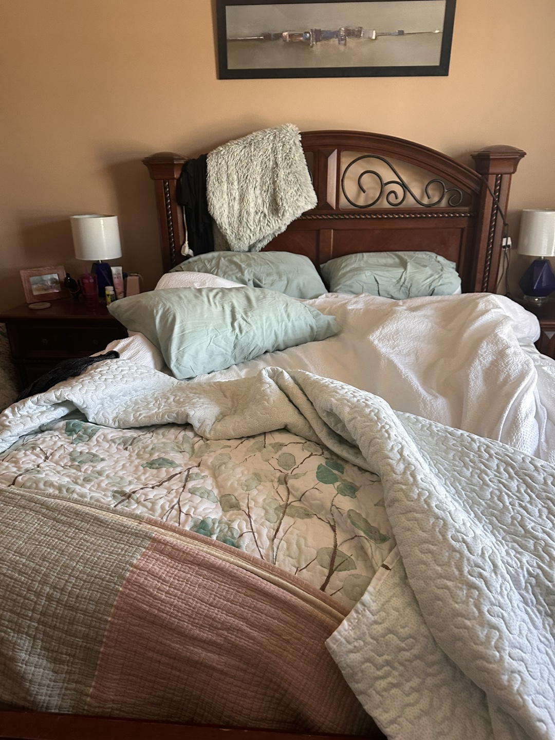 Queen-size Wooden Bed Frame with Ornate Headboard - photo 3