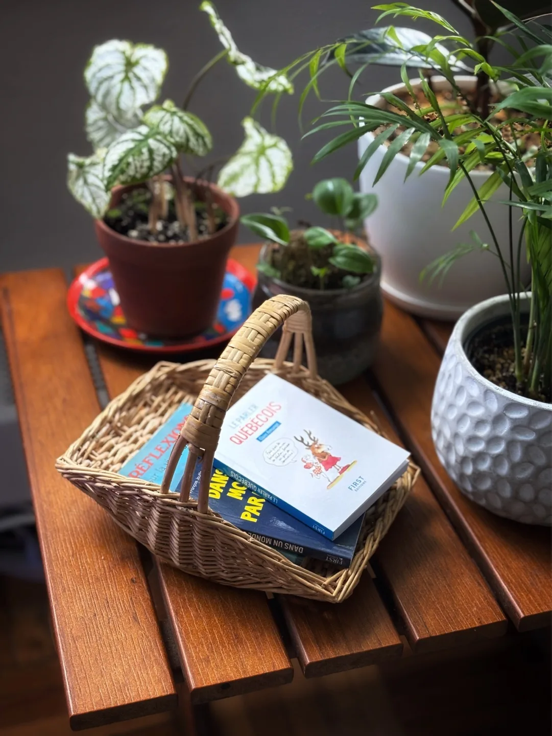 Vintage wicker basket thumbnail