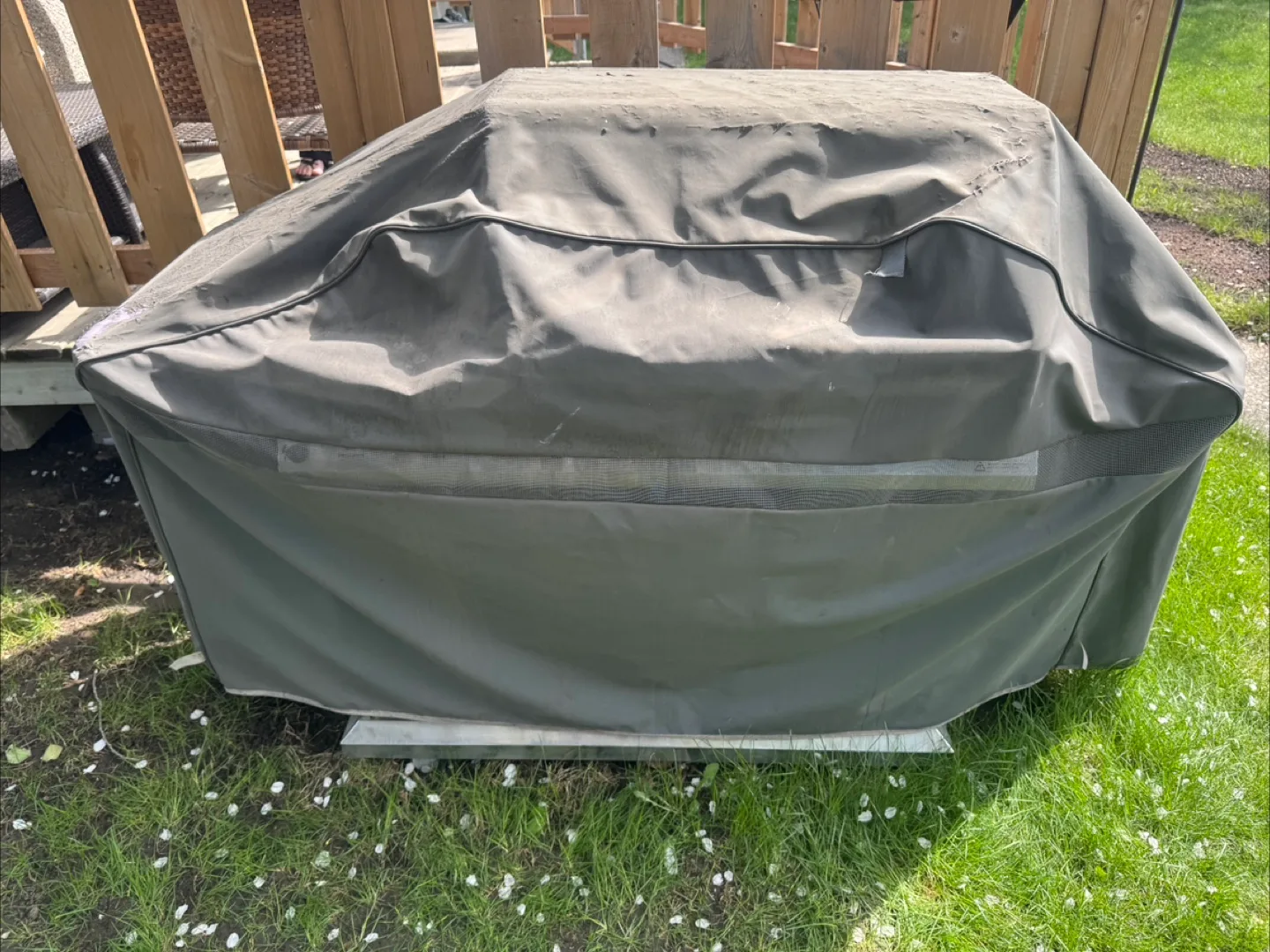 Ducane 5-Burner Stainless Steel BBQ image indicator(5)