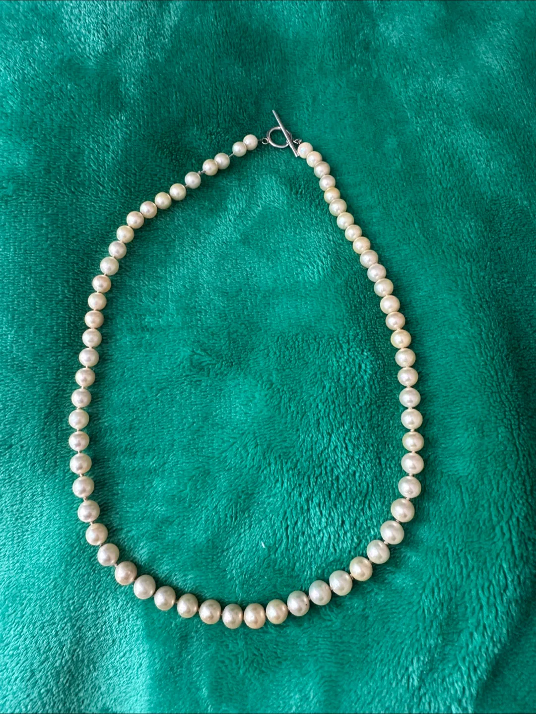 Cream-coloured Pearl Necklace thumbnail