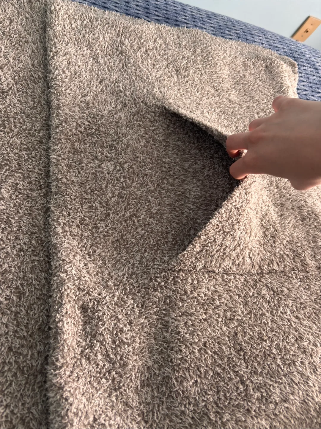 Indigo Grey Reading Throw with Pockets image indicator(3)