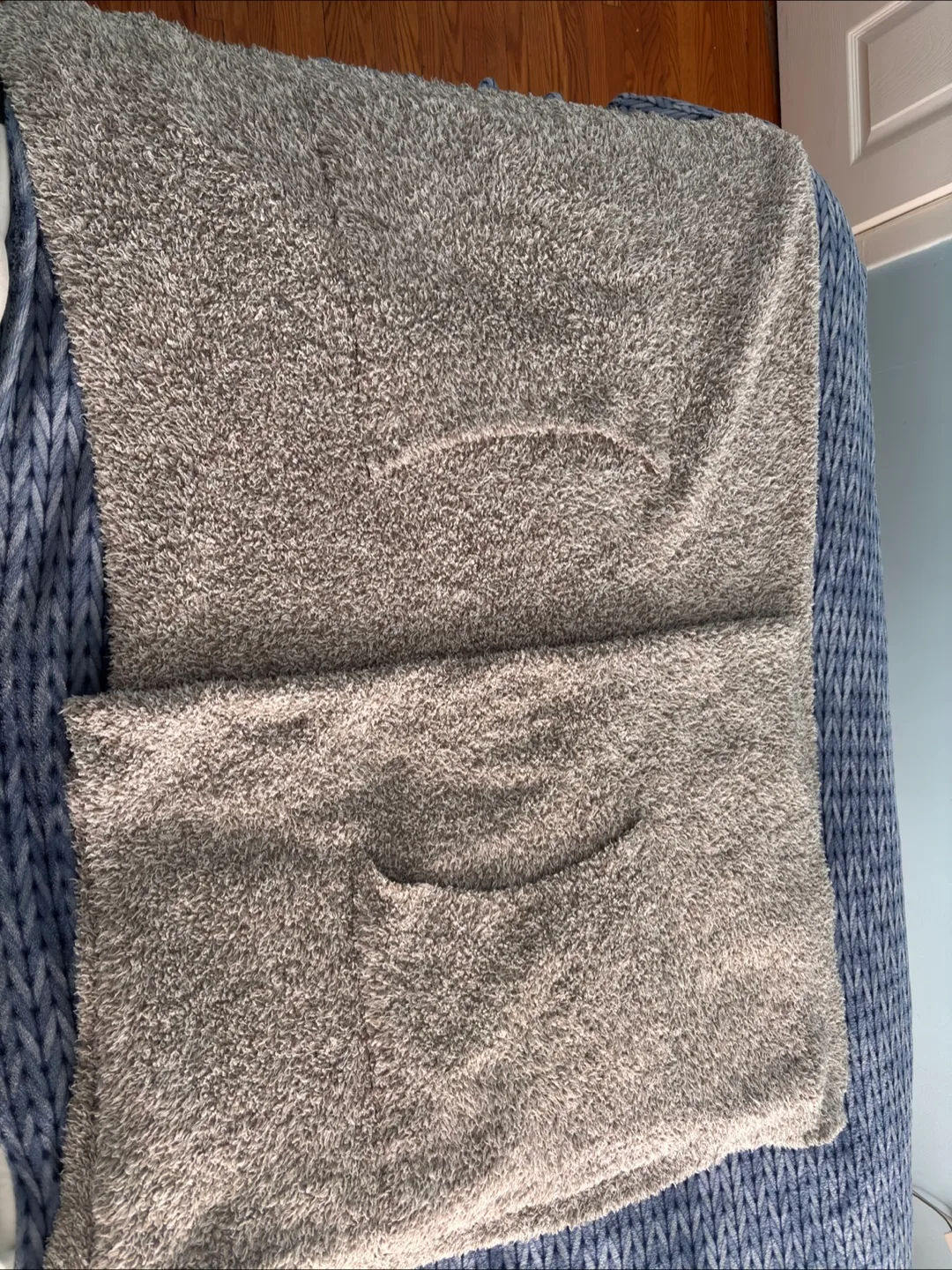 Indigo Grey Reading Throw with Pockets image indicator(2)