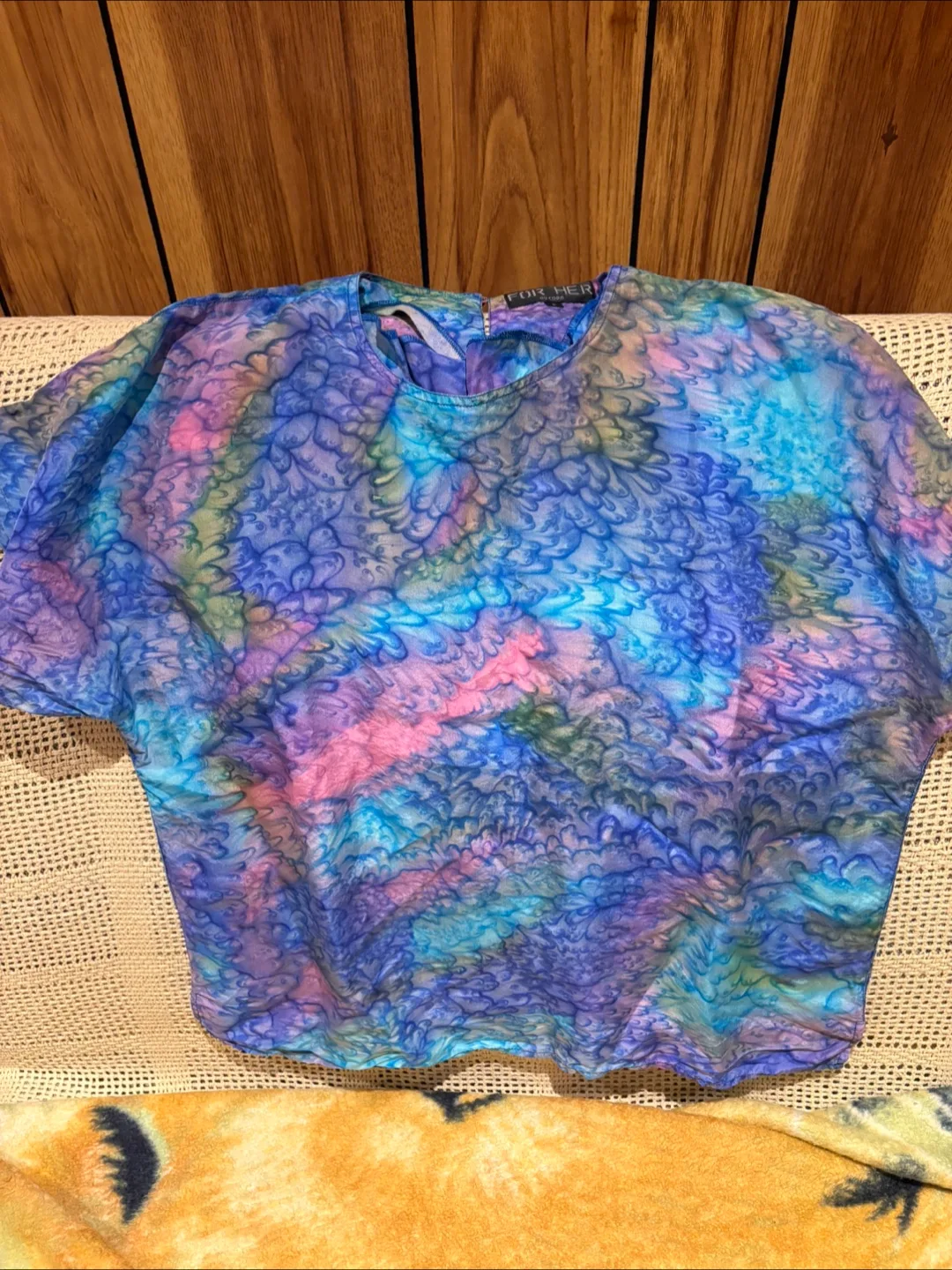 Women’s top (Large) (Giving away for FREE) thumbnail