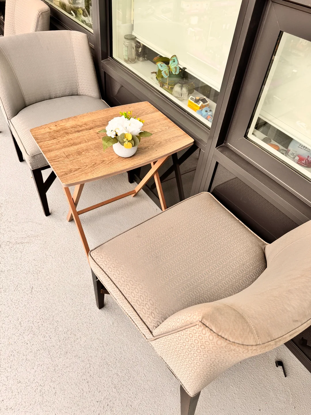 1 Accent chair image indicator(3)