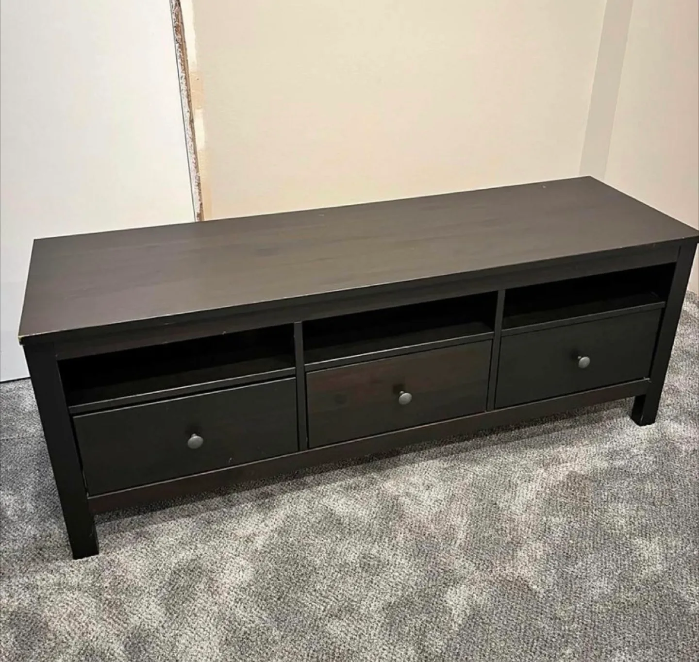 Free delivery good condition Ikea tv stand