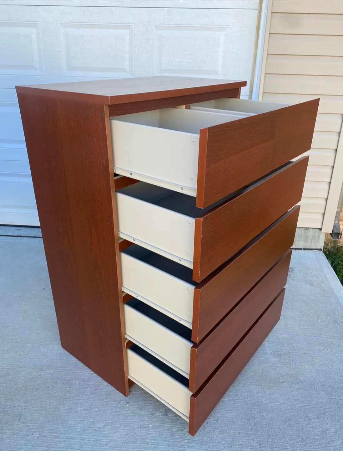 Free delivery excellent dresser