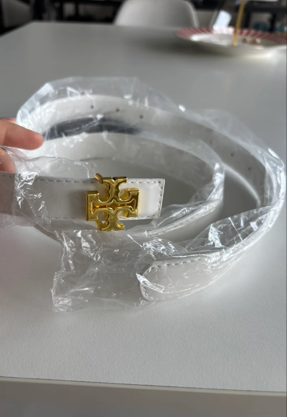 Elegant White Leather Belt image indicator(2)